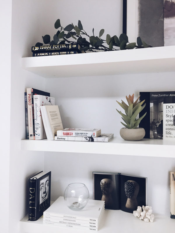 How to decorate your shelves: the minimal style - The White Interior ...